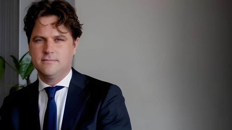 Hoe Henri Bontenbal met beige betrouwbaarheid het politieke podium verovert